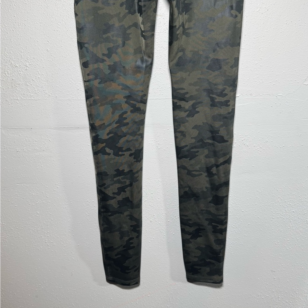 Spanx Faux Leather Camo Leggings Size small - Picture 9 of 9